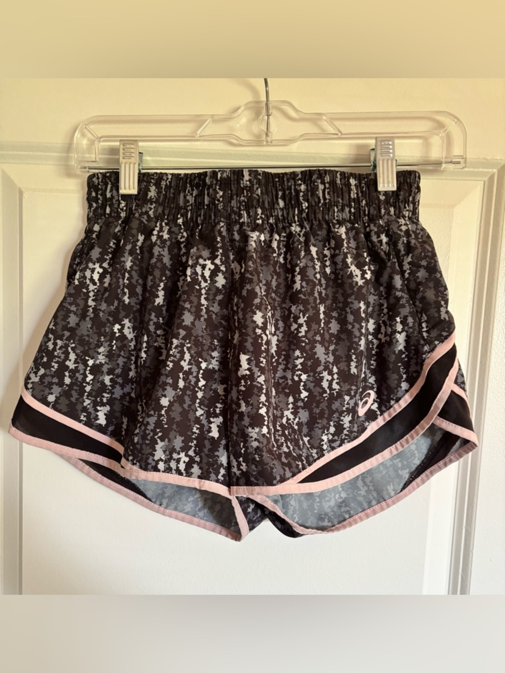 Asics Black & Pink Printed Women's Running Shorts